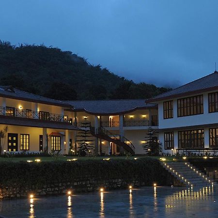 Amritara Ambatty Greens Resort Virajpet Extérieur photo
