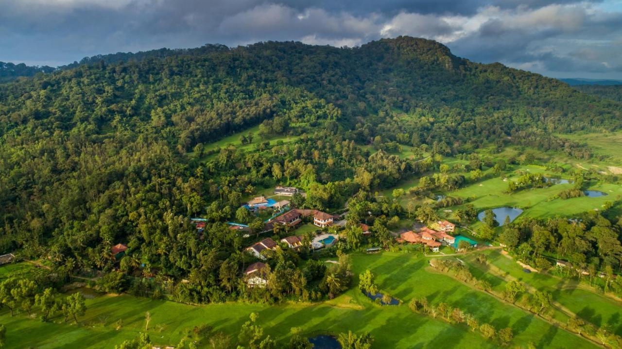 Amritara Ambatty Greens Resort Virajpet Extérieur photo