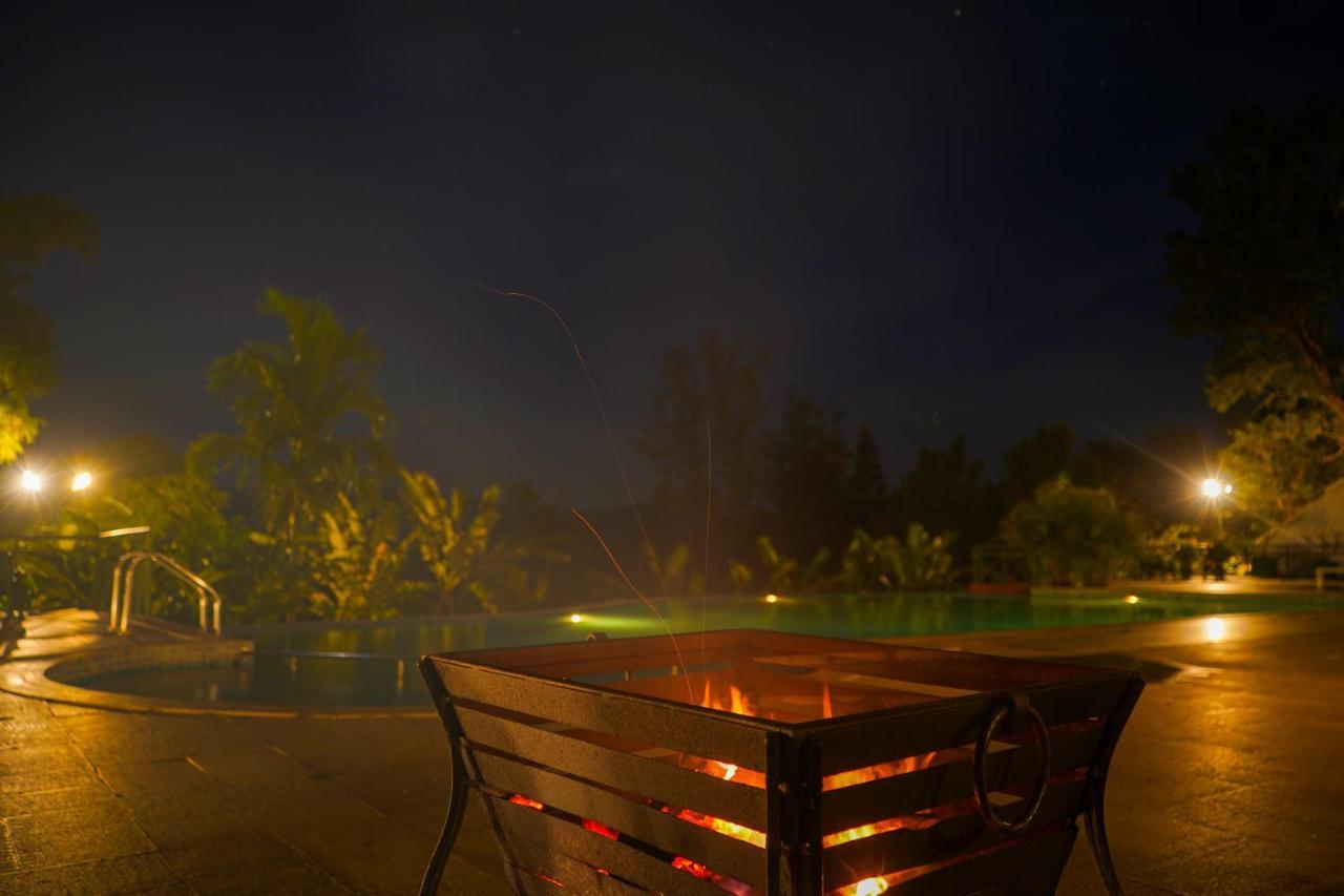 Amritara Ambatty Greens Resort Virajpet Extérieur photo
