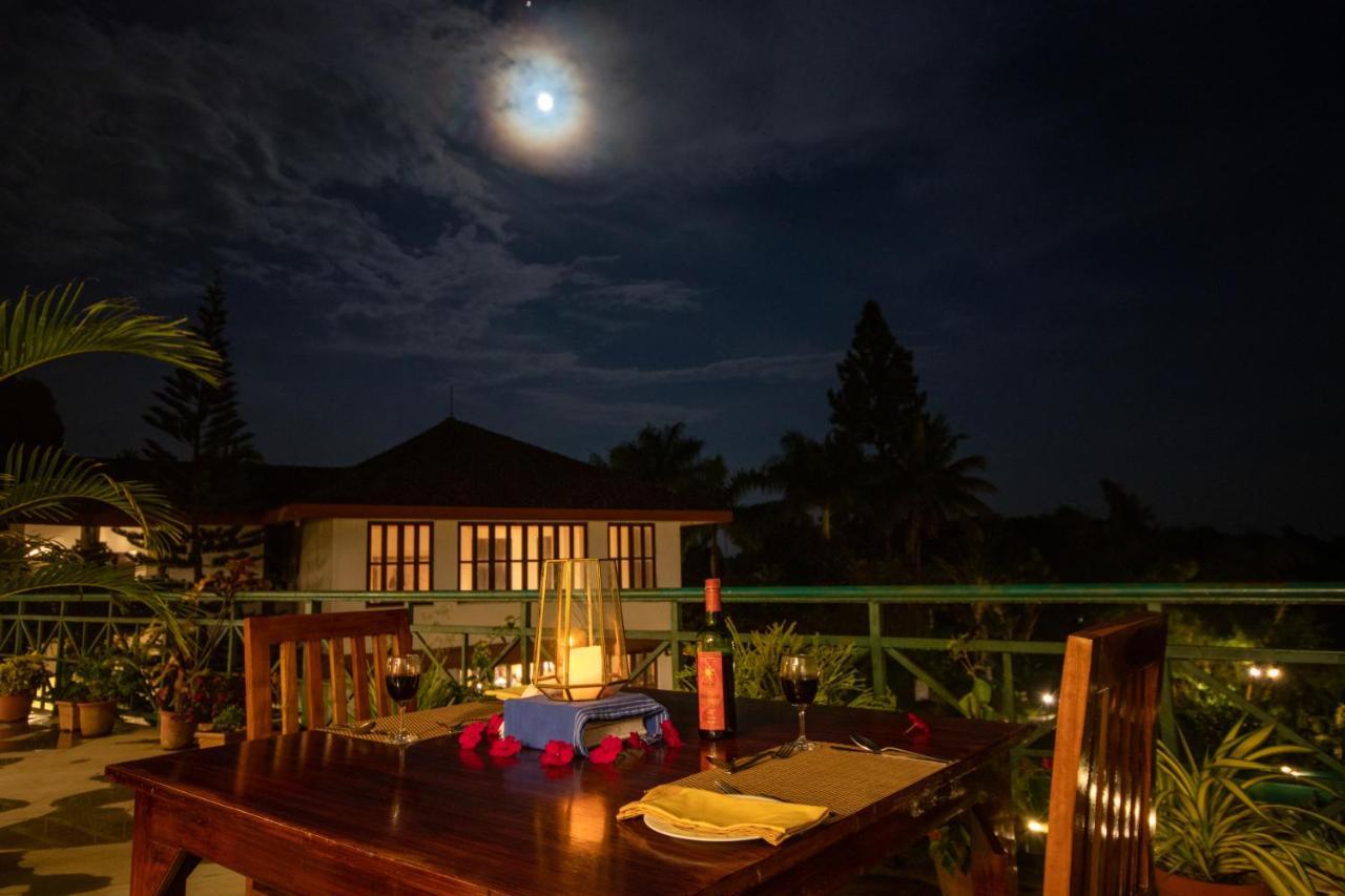 Amritara Ambatty Greens Resort Virajpet Extérieur photo