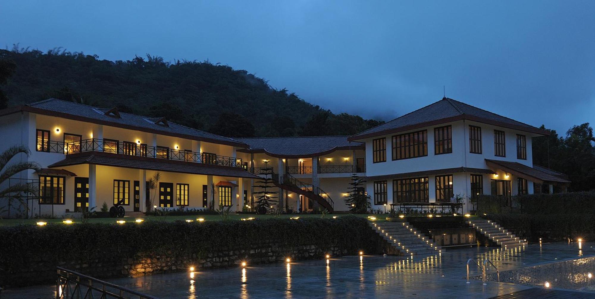 Amritara Ambatty Greens Resort Virajpet Extérieur photo