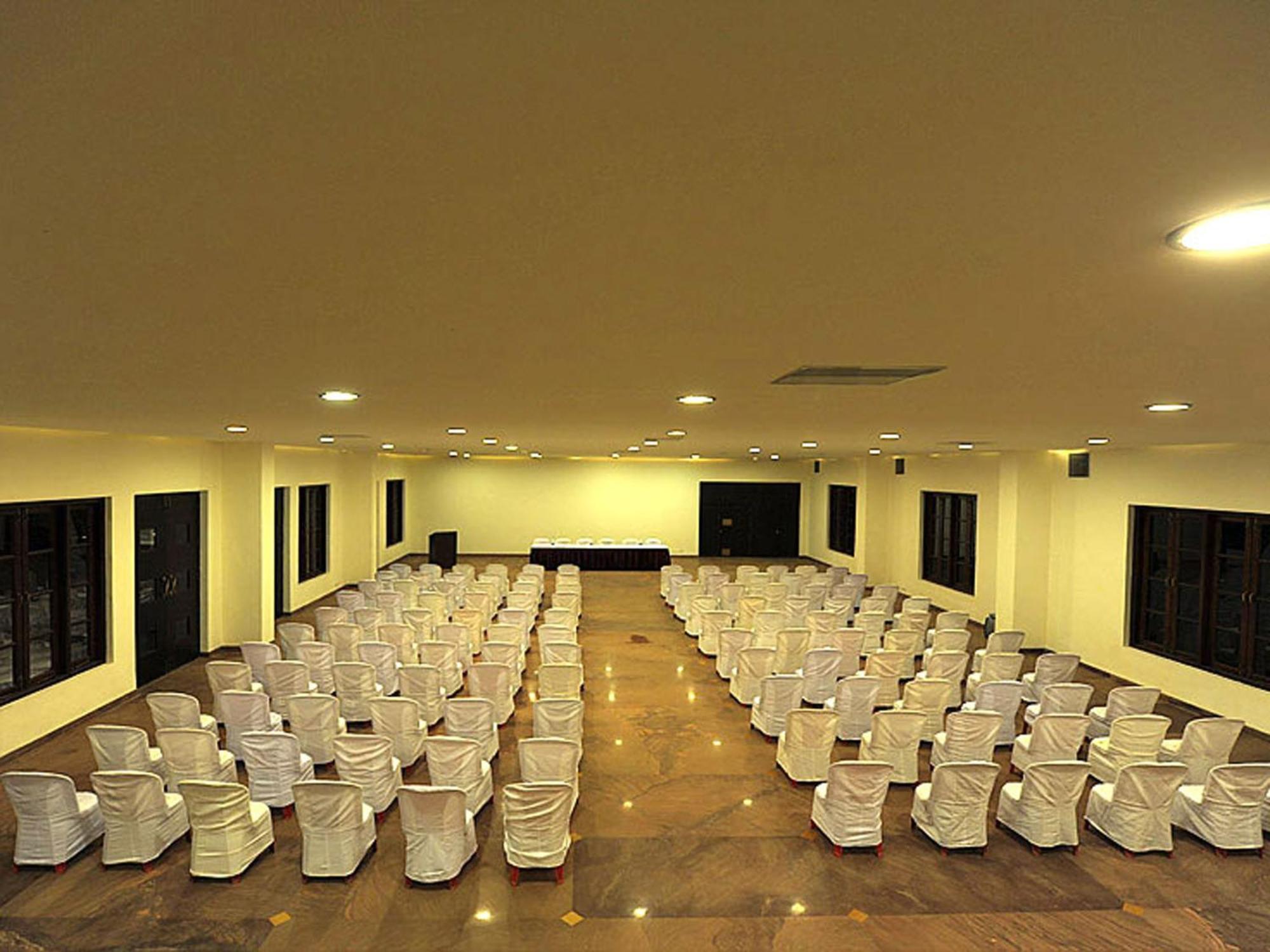 Amritara Ambatty Greens Resort Virajpet Extérieur photo