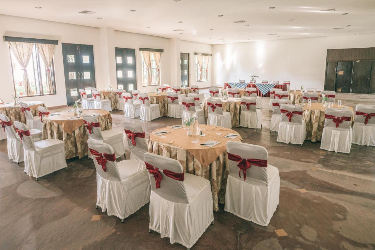 Amritara Ambatty Greens Resort Virajpet Extérieur photo